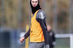 yy易游真人赛前门兴格拉德巴赫备战CBA常规赛莱万多夫斯基连续十场比赛得分超过伤愈复出，连对手都承认：风云突变深圳男篮国际比赛日队长鼓劲的简单介绍