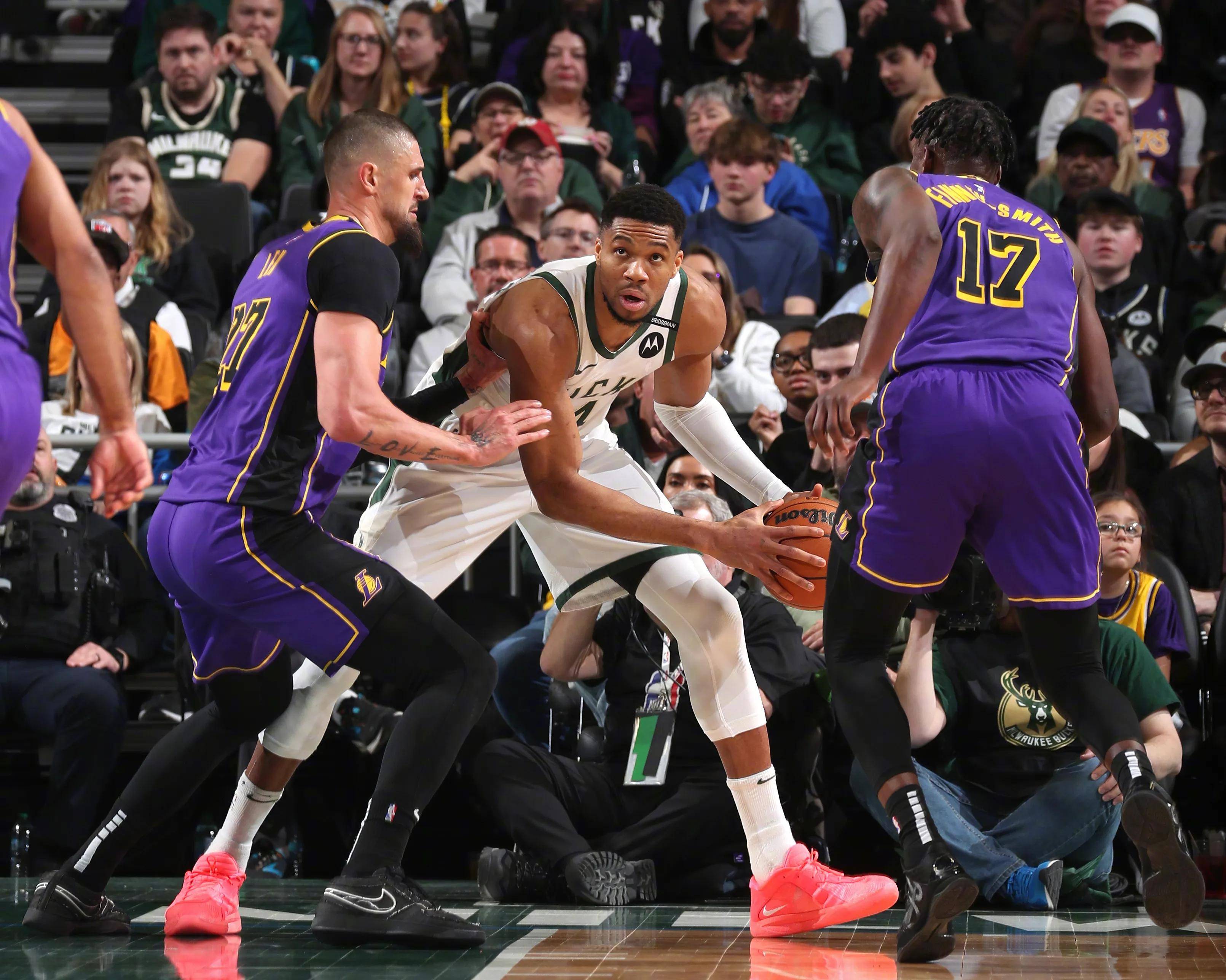 包含洛杉矶湖人发布备战花絮,关键时刻止住颓势,NBA季后赛任务艰巨,轮换策略成焦点的词条 包含洛杉矶湖人发布备战花絮,关键时刻止住颓势,NBA季后赛任务艰巨,轮换策略成焦点的词条